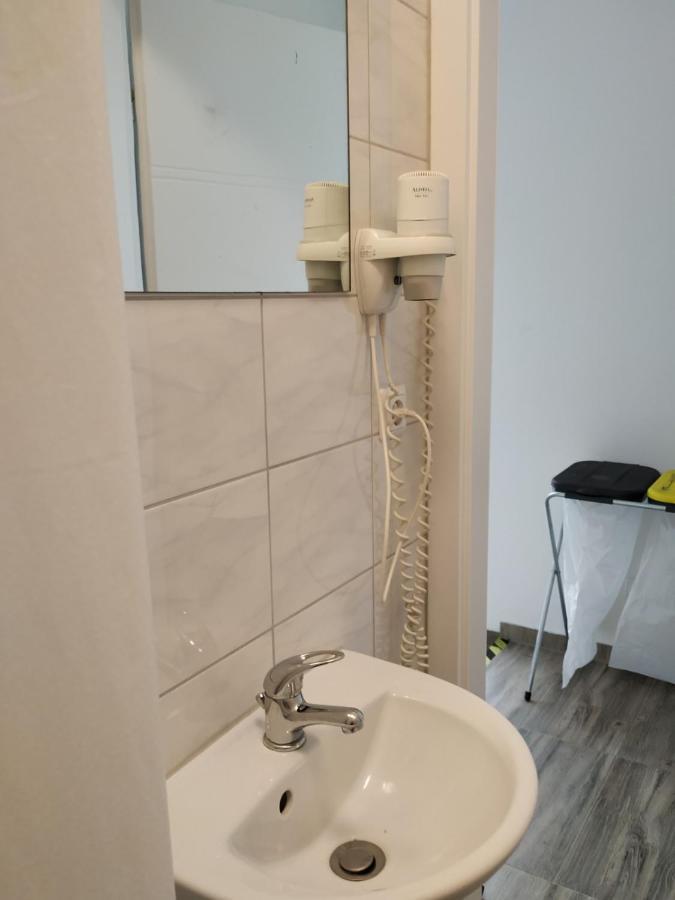 Appartamento Mehrfamilien Haus Schkeuditz Esterno foto